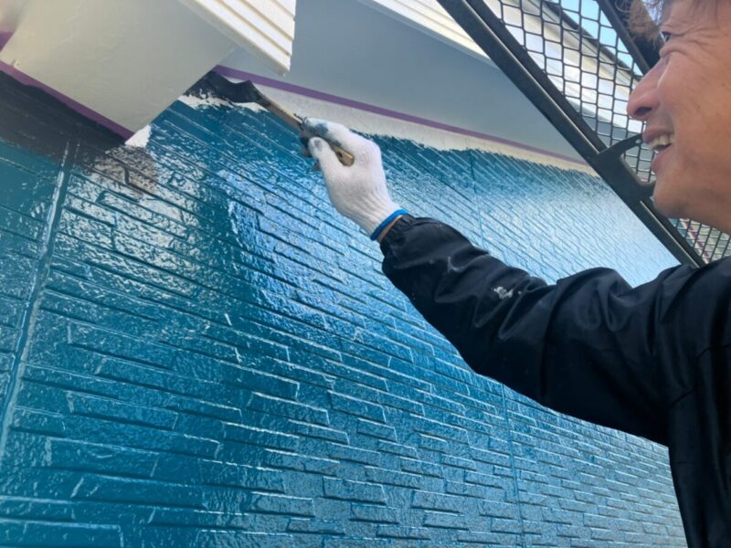 神奈川県相模原市　外壁塗装工事　外壁のダメ込み作業