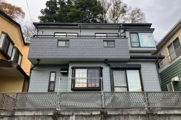 汚れで建物が古く見えるのできれいにして欲しい！【神奈川県横浜市　外壁塗装 付帯部塗装 屋根塗装 コーキング打ち替え】