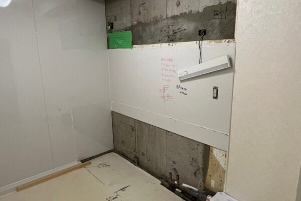 神奈川県横浜市【外壁塗装工事】キッチンの解体工事
