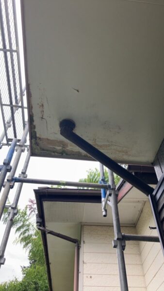 神奈川県横浜市　外壁塗装工事　軒天井のメンテナンスと塗料を選ぶポイント