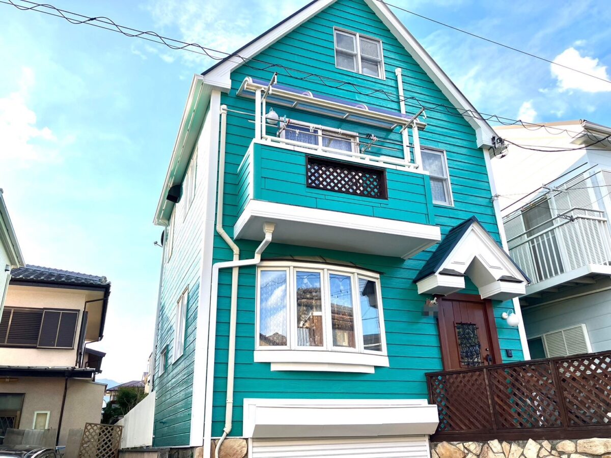 家の雰囲気が変わってとても気に入っています！【神奈川県横浜市】屋根塗装・外壁塗装・付帯部塗装・コーキング工事