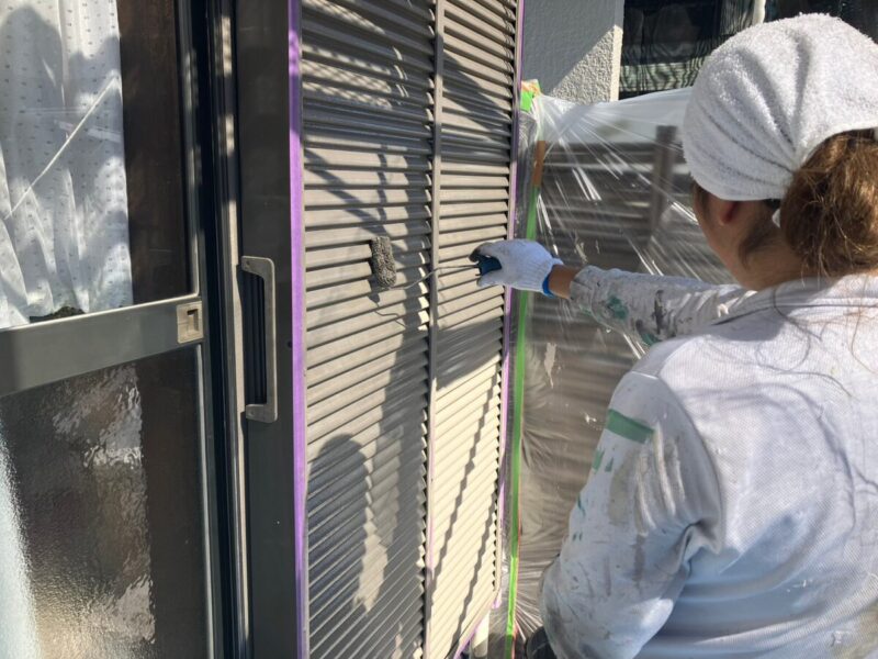 神奈川県横浜市　外壁塗装工事　鉄部　雨戸の塗装を行いました！