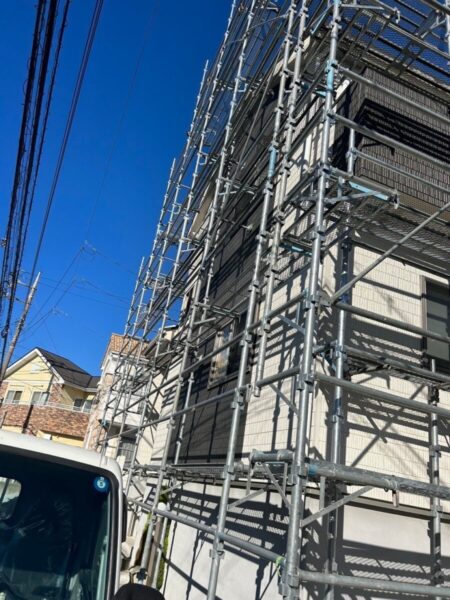 神奈川県横浜市　屋根塗装・外壁塗装工事　足場組み立て設置工事