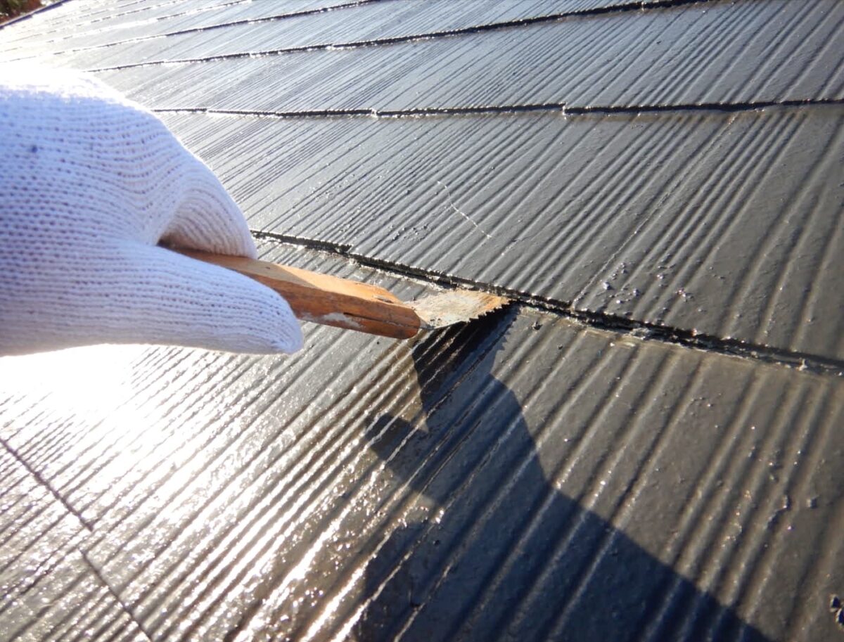 屋根塗装にある縁切りとはどんな作業？