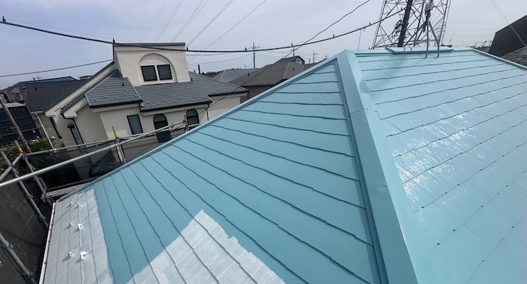 屋根と外壁を一緒に塗装するとトータルコストの節約につながります！
