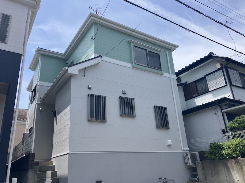 神奈川県横浜市｜上下階のツートンカラー 明るい雰囲気のきれいな外観に仕上がりました！