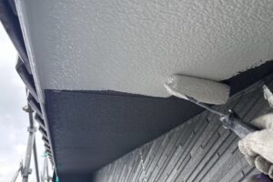 軒天井塗装の必要性と適正塗料の選び方