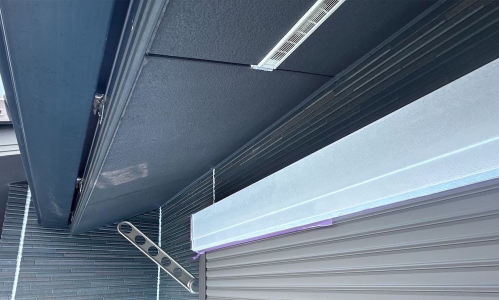 軒天井塗装の必要性と適正塗料の選び方