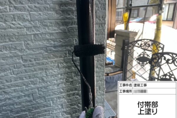 神奈川県横浜市｜雨樋も塗装が必要？色褪せたままだとどうなる？